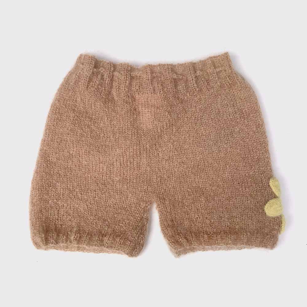 Knit flower shorts